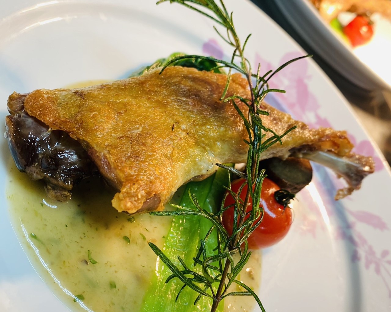 ある日のメイン料理 鴨もも肉のコンフィ